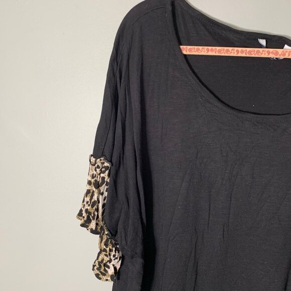 NEW Life Style Woman black and cheetah mixed print super soft shirt top - Picture 2 of 8